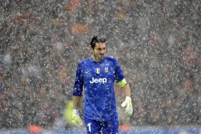 亚冠-双神同耀！JackeyLove五杀库里70分，同日封神创纪元